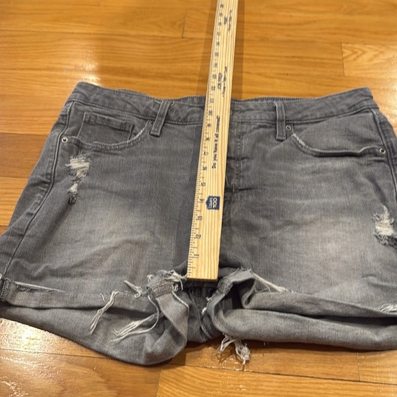 Old Navy women’s O.G straight  high rise jeans shorts size 14 . - Picture 3 of 9